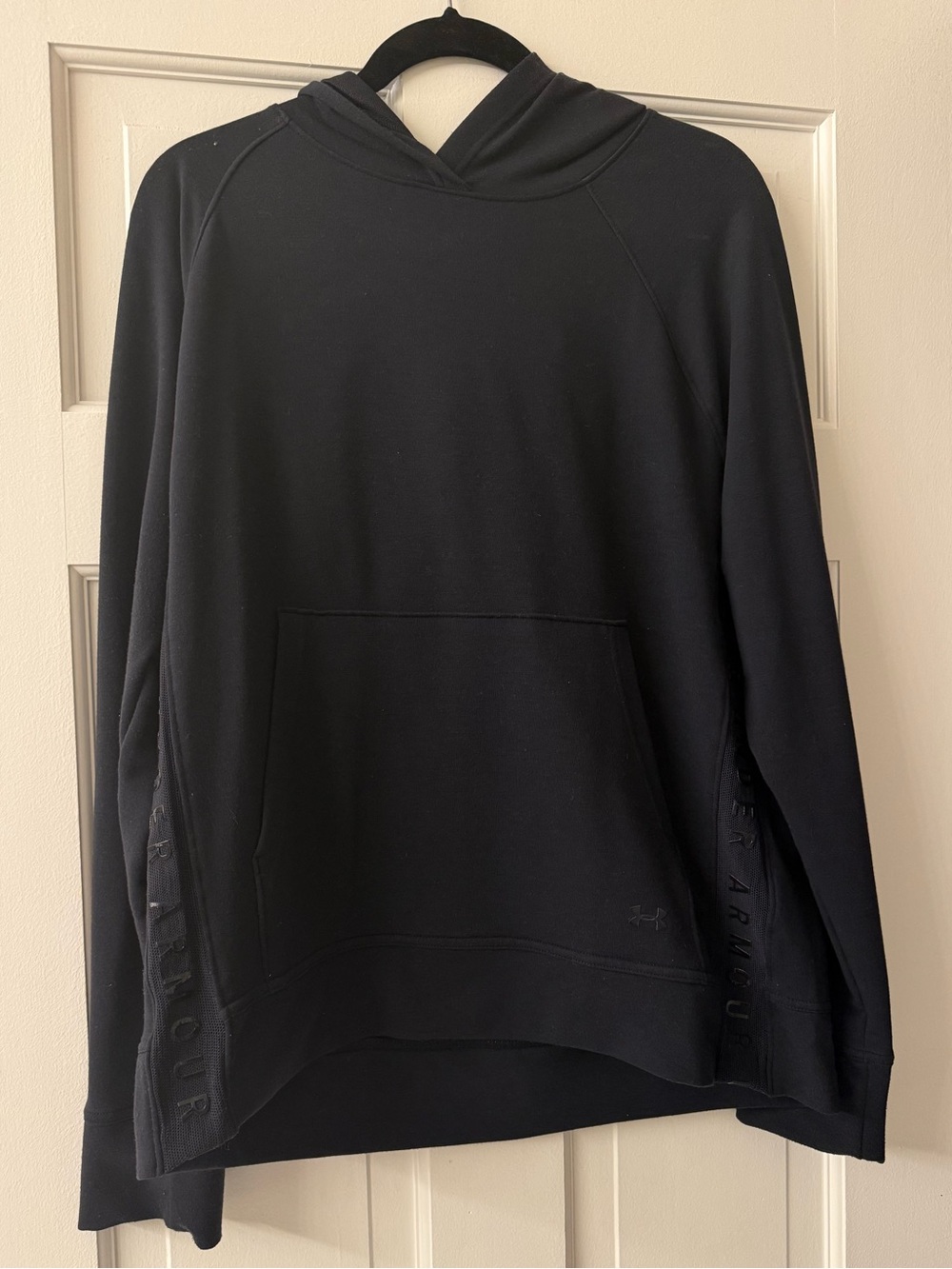 Under Armour Women’s Black Loose Fit Mesh Logo Pullover Hoodie Size L